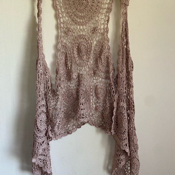 Metallic Rose Gold Crochet Open Vest Daytrip Large - Picture 6 of 7